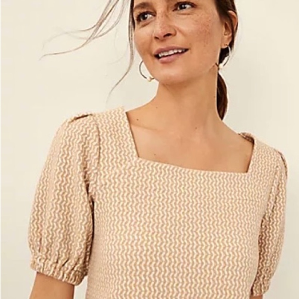 Ann Taylor PETITE Puff Sleeve Square Neck Top Size Small PETITE